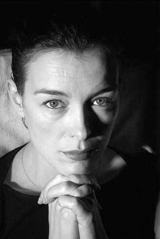 Picture of Olivia Williams, the reader of the book CODENAME: MADELEINE